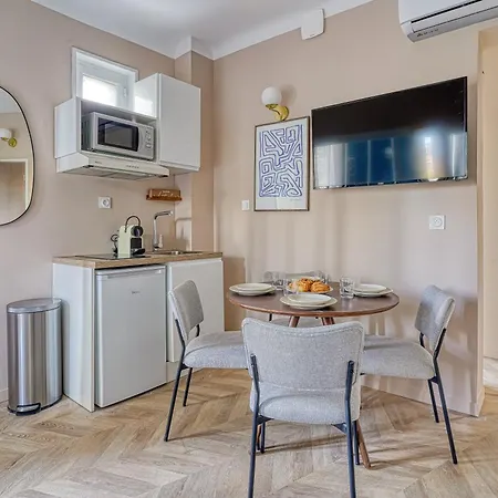 Beautiful 2 Air-conditioned Bedrooms Paris
