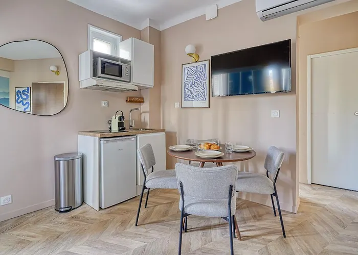 Beautiful 2 Air-conditioned Bedrooms Paris