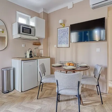 Apartament Beautiful 2 Air-conditioned Bedrooms *