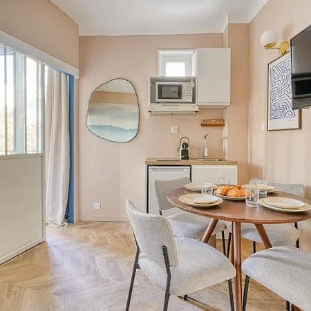 Beautiful 2 Air-conditioned Bedrooms
